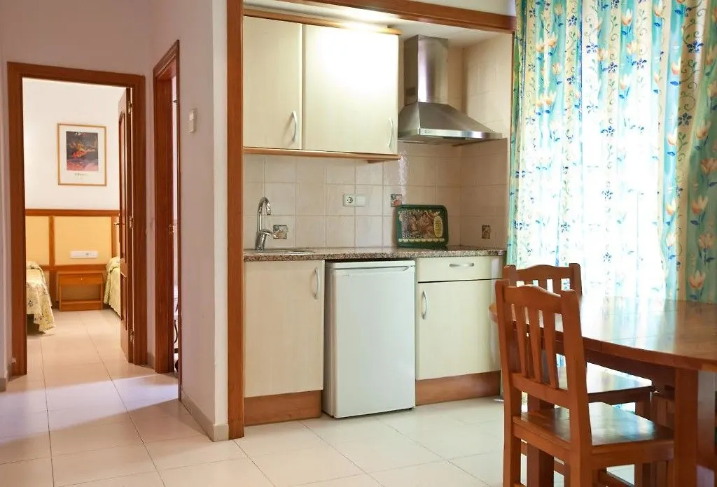 Royal Apartaments Λορέτ Ντε Μαρ